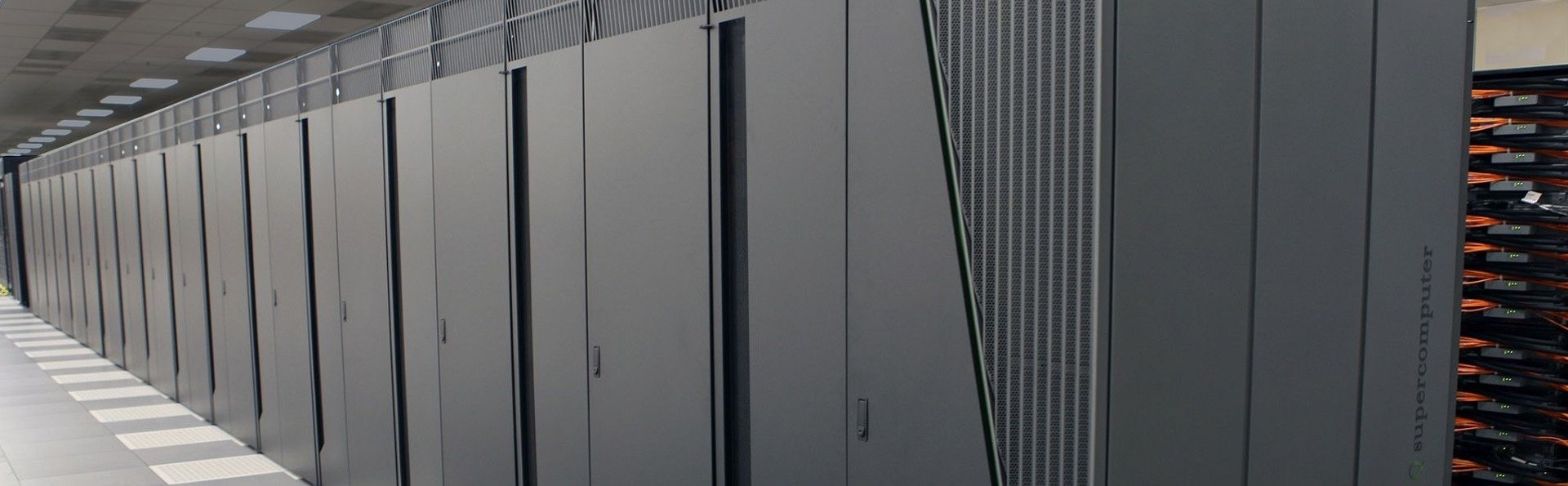 Tam donanımlı, her bütçeye uygun, multi lokasyon sunucu paketlerimiz